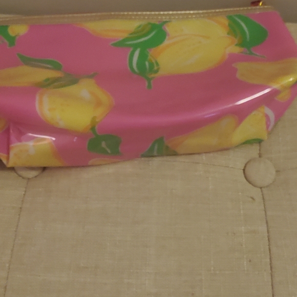 Lilly Pulitzer x Estee Lauder Cosmetic Bag - Picture 5 of 6